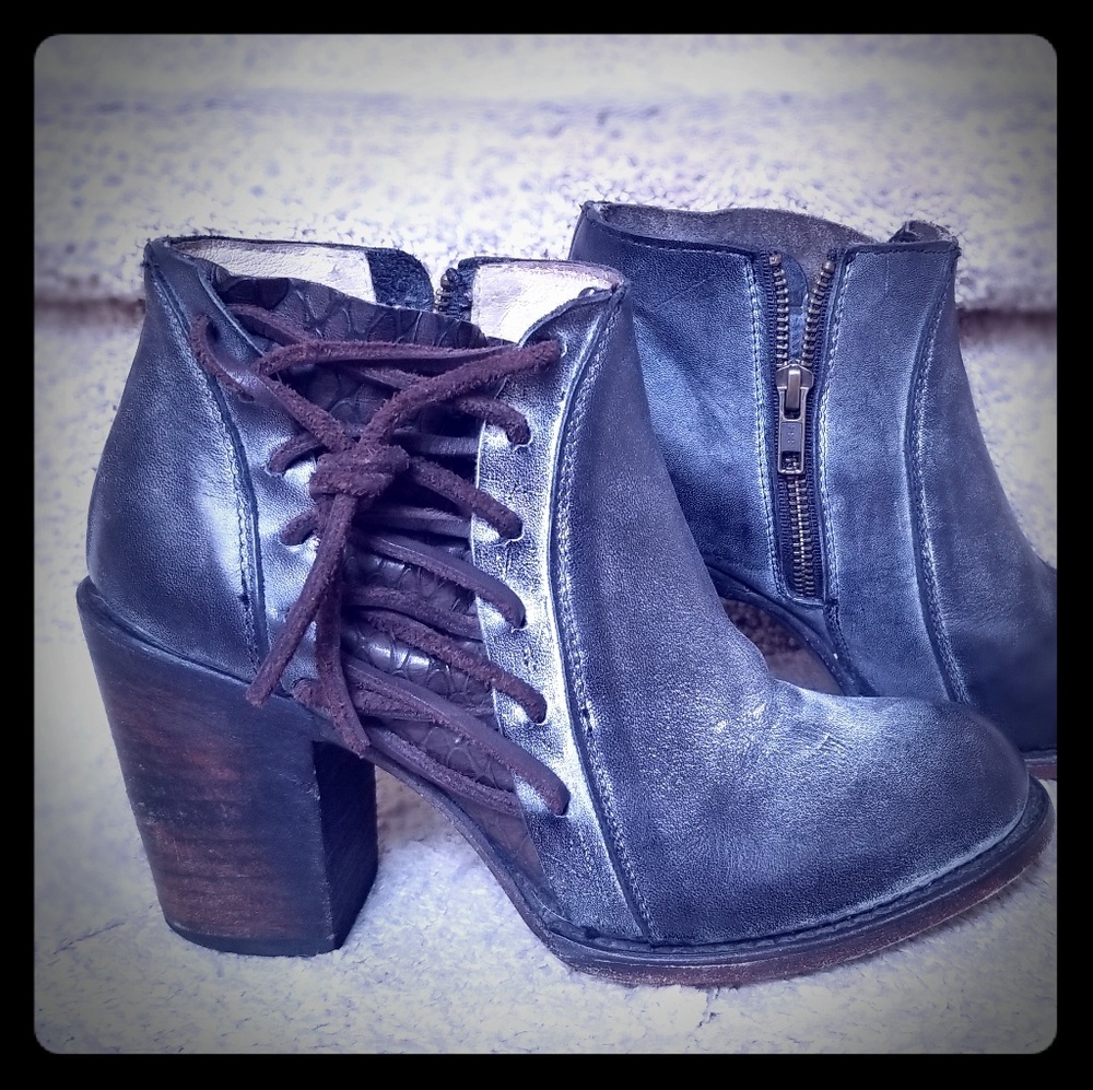 Freebird Brooke Bootie Size 8 Black Distressed